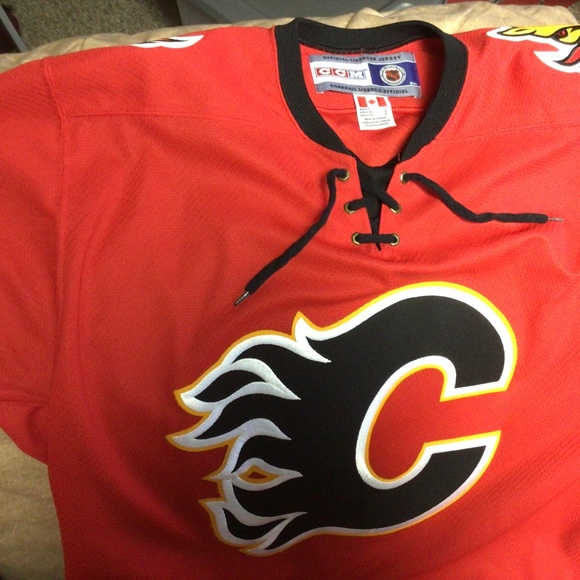 NHL CALGARY Flames jersey - Picture 2 of 4